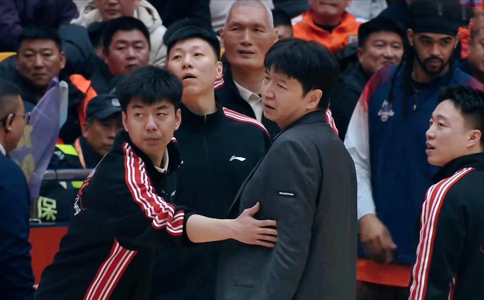 HTH.com-爆砍42分！克里斯大号2双，CBA焦点1战：山东险胜，2大外援咋回事